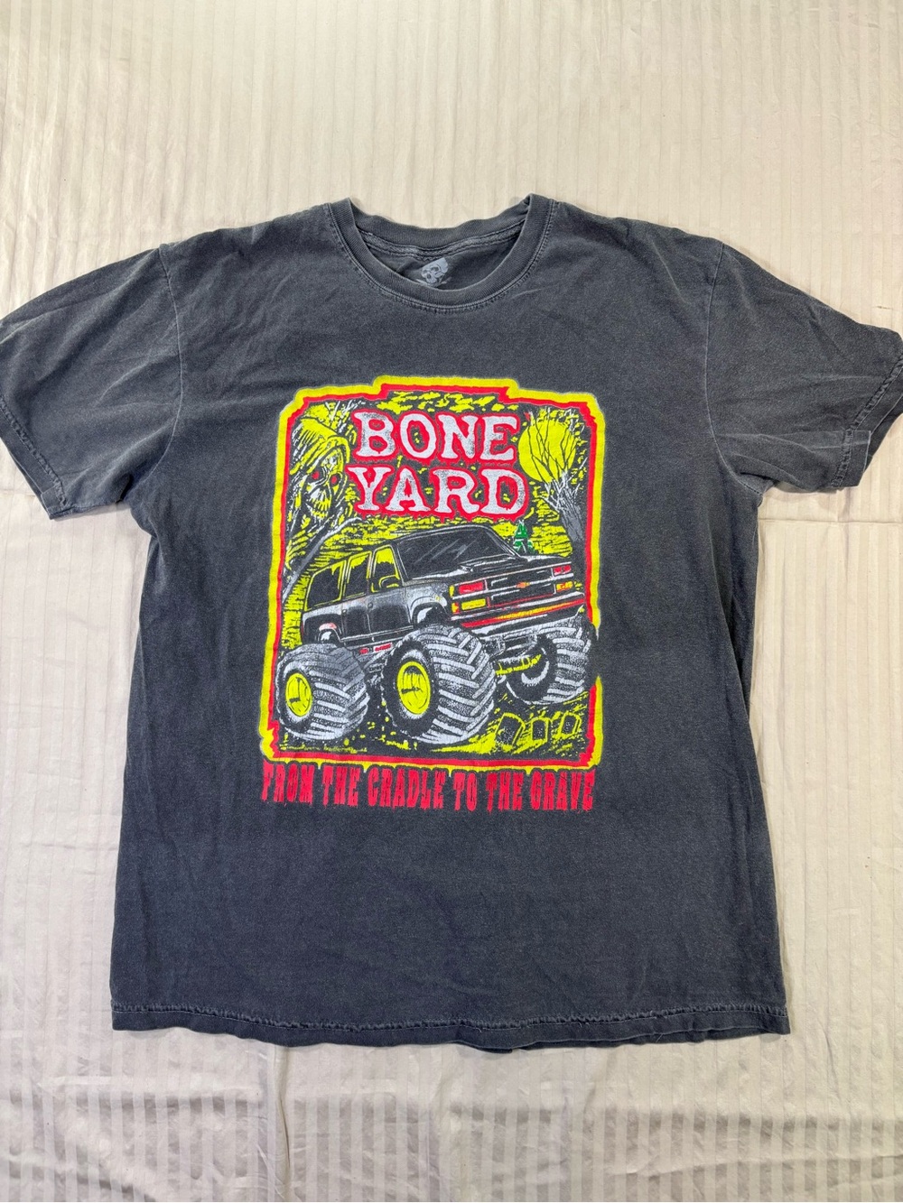 Bone Yard T-Shirt Men's Size Large From The
Cradle To The Grave